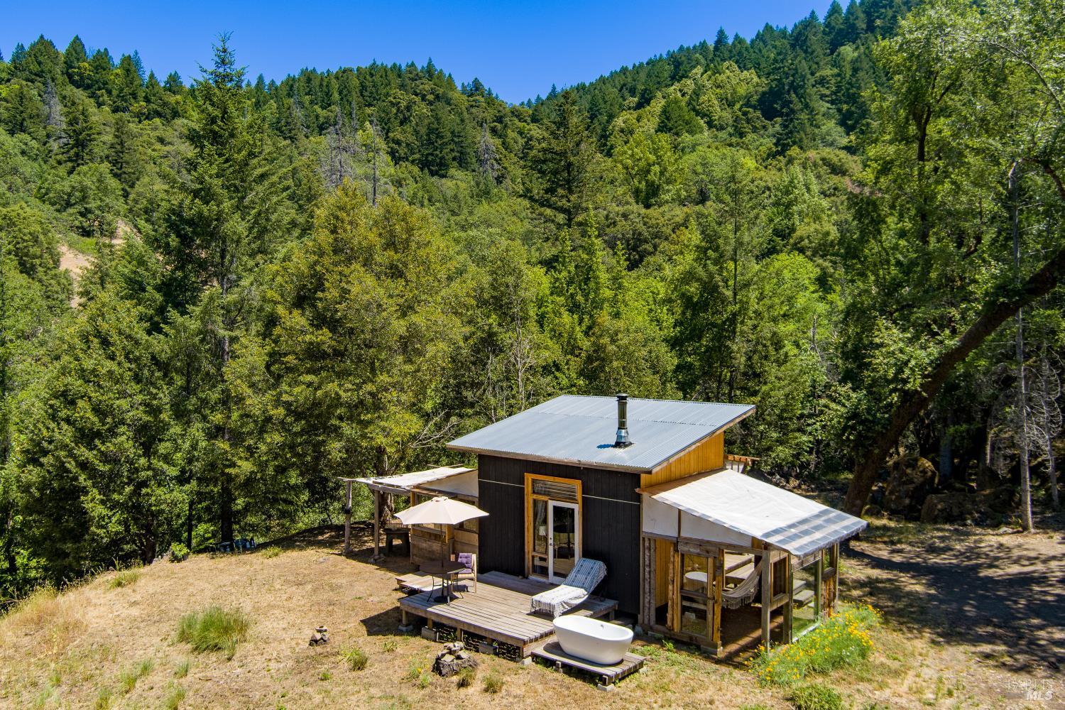 Residential in Laytonville 4