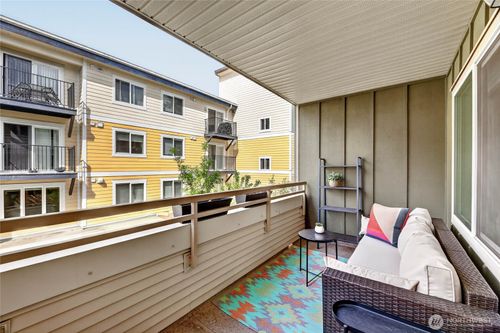 22-12534 15th Ave Ne, Seattle, WA, 98125-4086 | Card Image