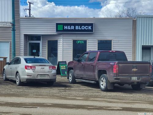324 Centre Street, Assiniboia, SK, S0H0B0 | Card Image