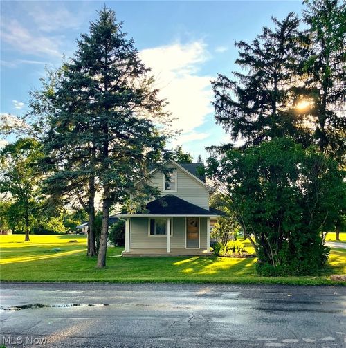 1517 W Garfield Rd, Columbiana, OH, 44408-9717 | Card Image