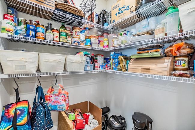 HUGE PANTRY (This pic doesn't do it justice!) | Image 13
