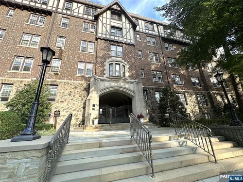 275 Engle St, Englewood, NJ, 07631-2427 | Card Image