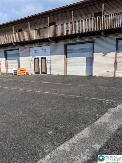 i-1492 Main St, Catasauqua, PA, 18032-2612 | Card Image