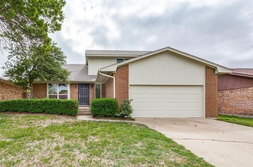 8782 Marilyn Dr, Frisco, TX, 75033-2526 | Card Image