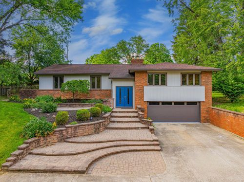 2700 Fishinger Rd, Upper Arlington, OH, 43221-1127 | Card Image