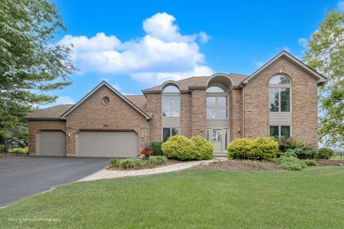 420 Fairway View Dr, Algonquin, IL, 60102-9757 | Card Image