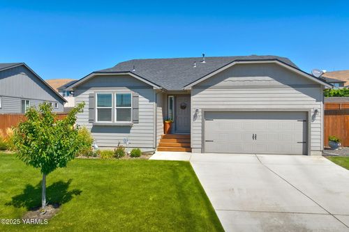 5305 Boulder Way, Yakima, WA, 98901 | Card Image