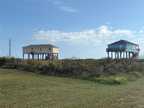 514 Caplen Shores Cir, Gilchrist, TX, 77617 | Card Image