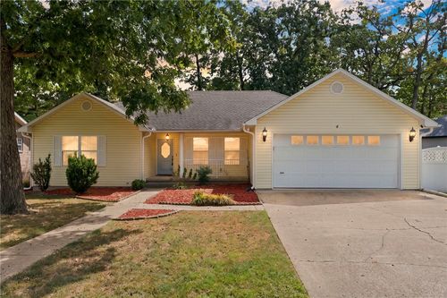 4 Hillcrest Dr, Holiday Island, AR, 72631-5211 | Card Image