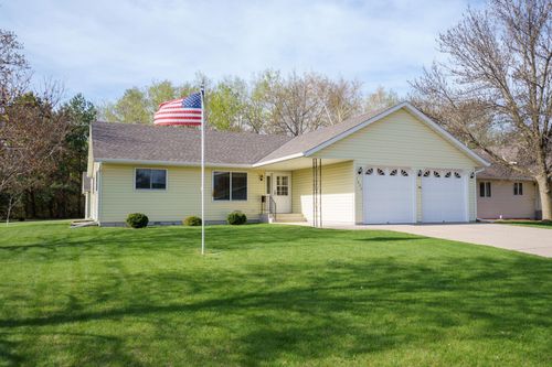 1006 8th St S, Waite Park, MN, 56387-1757 | Card Image
