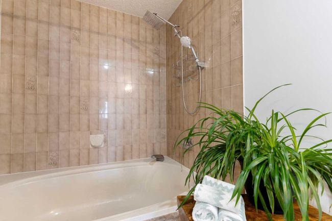 33 - 448 Strathcona Dr Sw, Townhouse with 3 bedrooms, 4 bathrooms and 4 parking in Calgary AB | Image 26