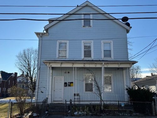 218 Central St, Central Falls, RI, 02863-2884 | Card Image