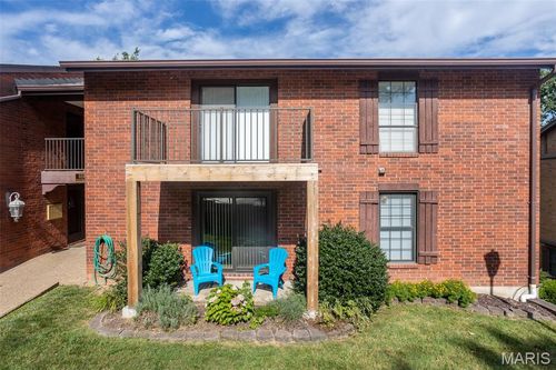 7-5593 Baronridge Drive, St Louis, MO, 63129 | Card Image