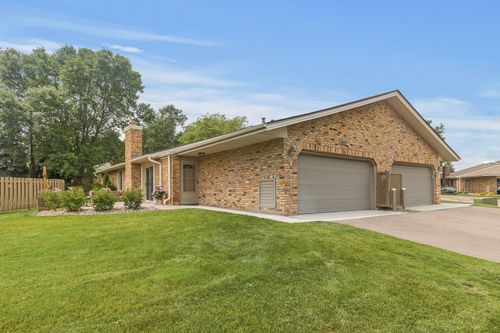 1965 Juneau Ln N, Plymouth, MN, 55447-4677 | Card Image