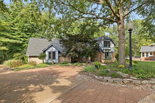 5 Pinebrook Ct, Edwardsville, IL, 62025-3827 | Card Image