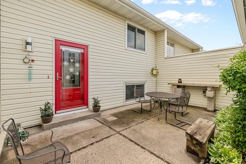 7413 143rd Street Ct, Apple Valley, MN, 55124-8508 | Card Image
