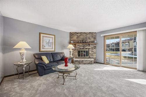 apt-b-4127 Lexington Dr Ne, Cedar Rapids, IA, 52402-7141 | Card Image