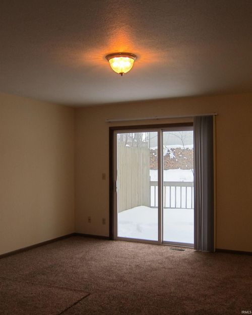 1040 N Forest View Dr N, Ellettsville, IN, 47429-1643 | Card Image