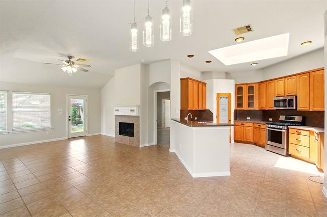 4602 Pompton Ct, House other with 3 bedrooms, 2 bathrooms and 2 parking in Pearland TX | Image 7