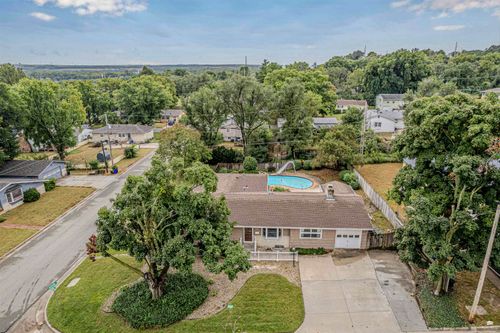 501 Oak St, Junction City, KS, 66441-3843 | Card Image