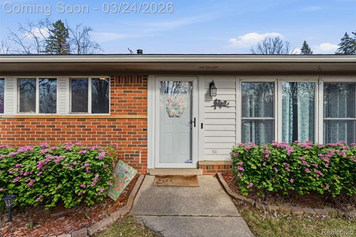 716 Joyceil Dr, Waterford, MI, 48328-2333 | Card Image