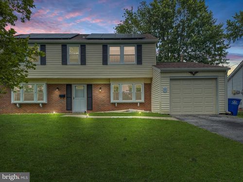 11 Express Ln, Willingboro, NJ, 08046-2335 | Card Image