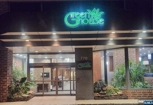 770 Anderson Ave, Cliffside Park, NJ, 07010-2177 | Card Image
