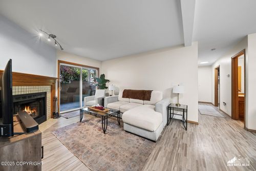 unit-7-8505 Jewel Lake Rd, Anchorage, AK, 99502-5277 | Card Image