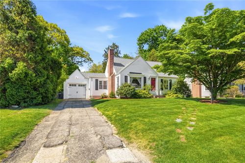 97 Delwood Rd, Warwick, RI, 02889-1105 | Card Image