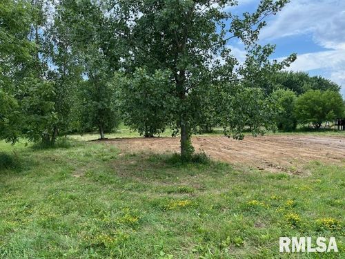 2442 Prairie Rose Rdg, Muscatine, IA, 52761-9112 | Card Image