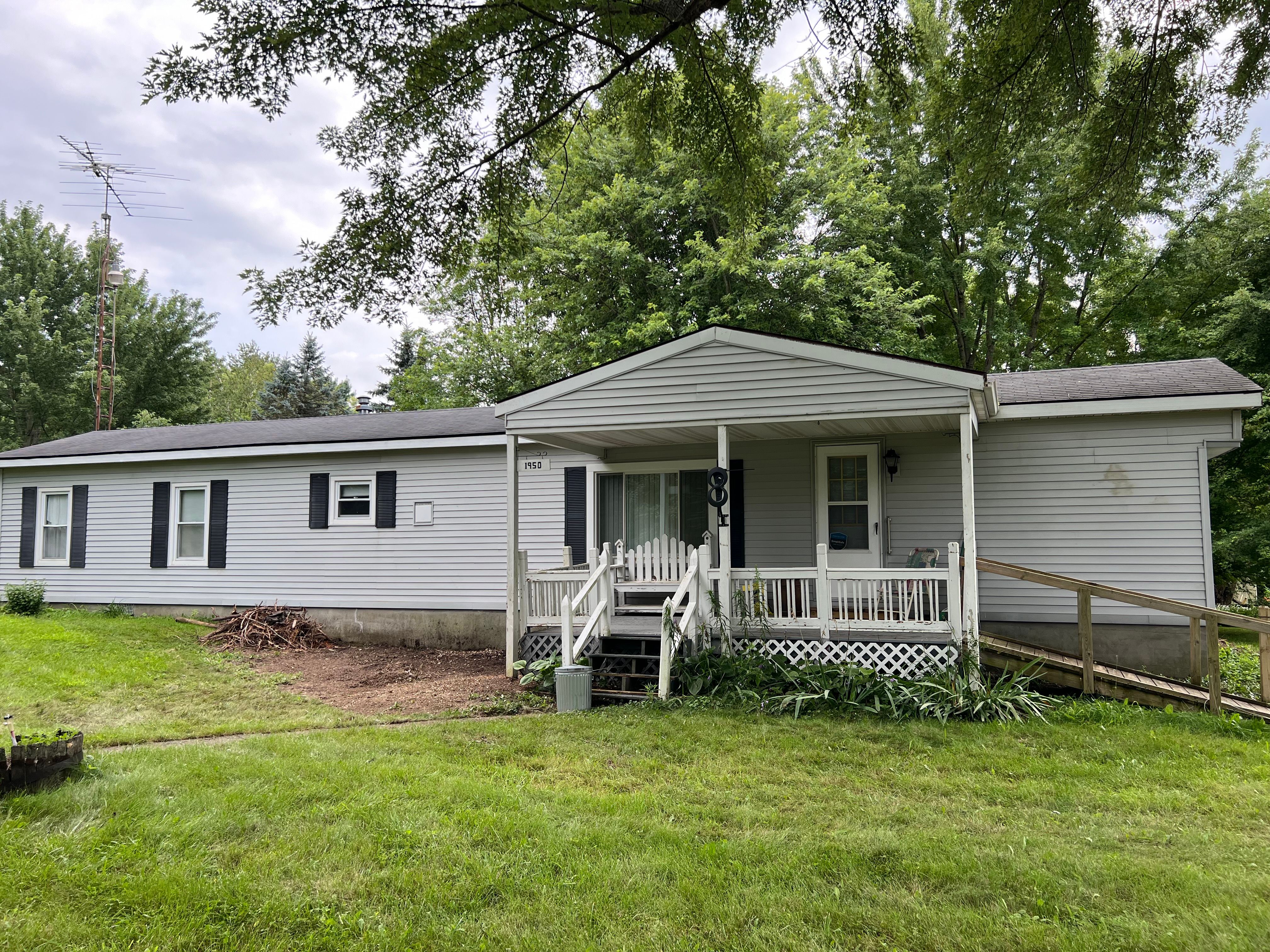 Haverhill Dr, Lapeer, MI 48446