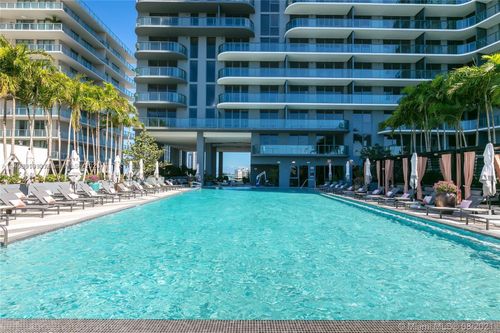 l302-121 Ne 34th St, Miami, FL, 33137-3852 | Card Image