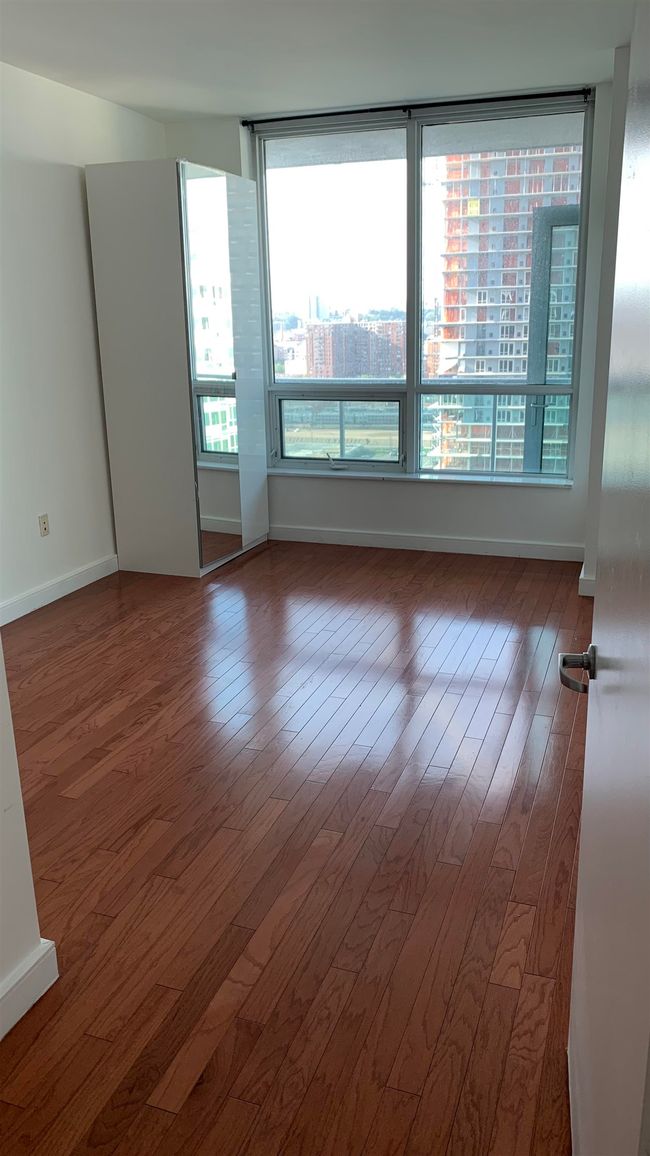 APT-2003 - 1 Shore Ln, House other with 1 bedrooms, 1 bathrooms and null parking in Jersey City NJ | Image 4