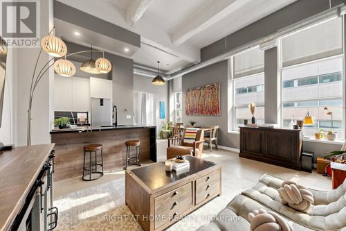 305-135 Dalhousie St, Toronto, ON, M5B2S1 | Card Image