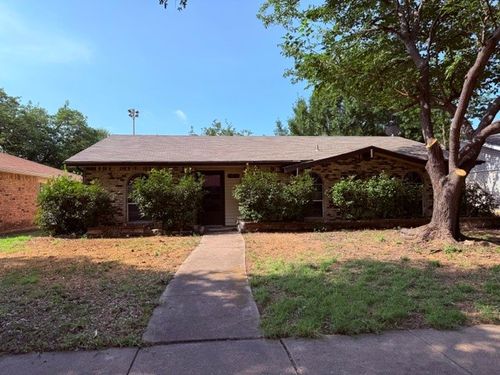 5060 Arbor Glen Rd, The Colony, TX, 75056-2526 | Card Image