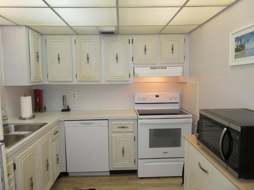 apt-103-701 Lori Dr, Palm Springs, FL, 33461-1227 | Card Image