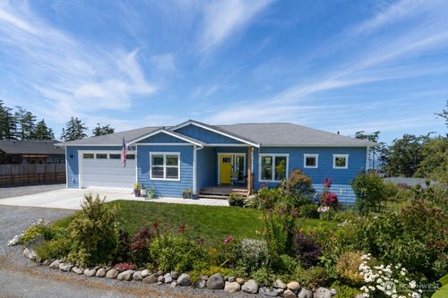 1325 Great Horned Owl Ln, Oak Harbor, WA, 98277-7849 | Card Image