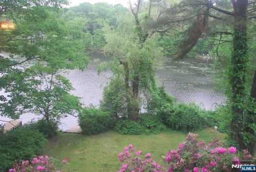 77 Goldfinch Ln, Hewitt, NJ, 07421-2607 | Card Image