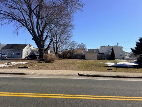 311 High St, Cumberland, RI, 02864-7940 | Card Image