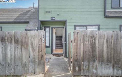 463 Golf Cir W, Manteca, CA, 95337-6509 | Card Image