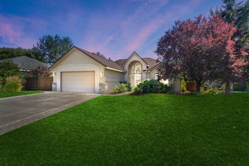 2387 Ne Lakeridge Drive, Bend, OR, 97701 | Card Image