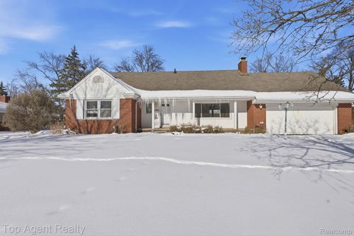 32306 Baintree Rd, Farmington Hills, MI, 48334-3516 | Card Image