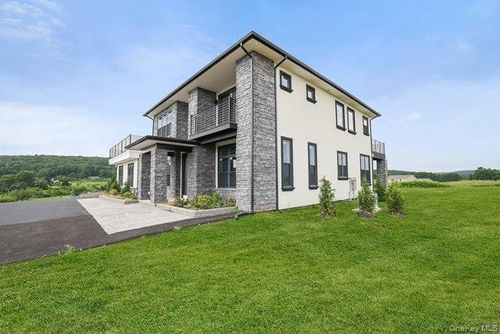 1160 Dayne Dr, Lehighton, PA, 18235-5223 | Card Image