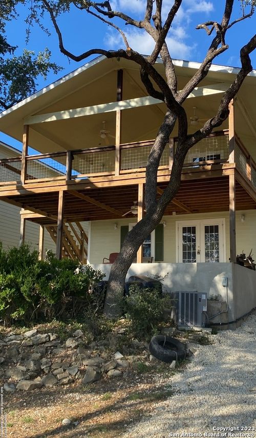 980 Pebble Beach Dr Nw, Lakehills, TX, 78063-6407 | Card Image