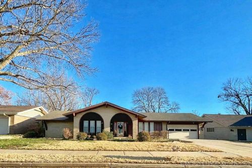 7058 E 52nd Pl, Tulsa, OK, 74145-7725 | Card Image