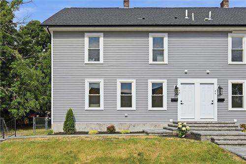 42 Park Pl, Pascoag, RI, 02859-3701 | Card Image