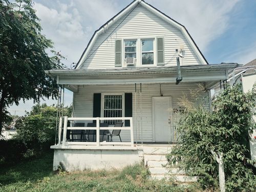 14 E Logan St, Harrisburg, IL, 62946-1307 | Card Image