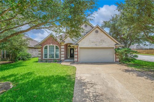 200 Meir Ln, College Station, TX, 77845-3975 | Card Image