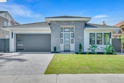 5590 Starboard Dr, Discovery Bay, CA, 94505-1204 | Card Image