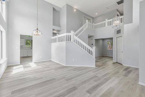 5132 Pioneer Way, Antioch, CA, 94531-8465 | Card Image